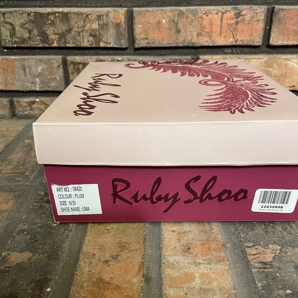 Beautiful Round Toe Ruby Shoo Heels * Size 6/39 - Picture 6 of 7